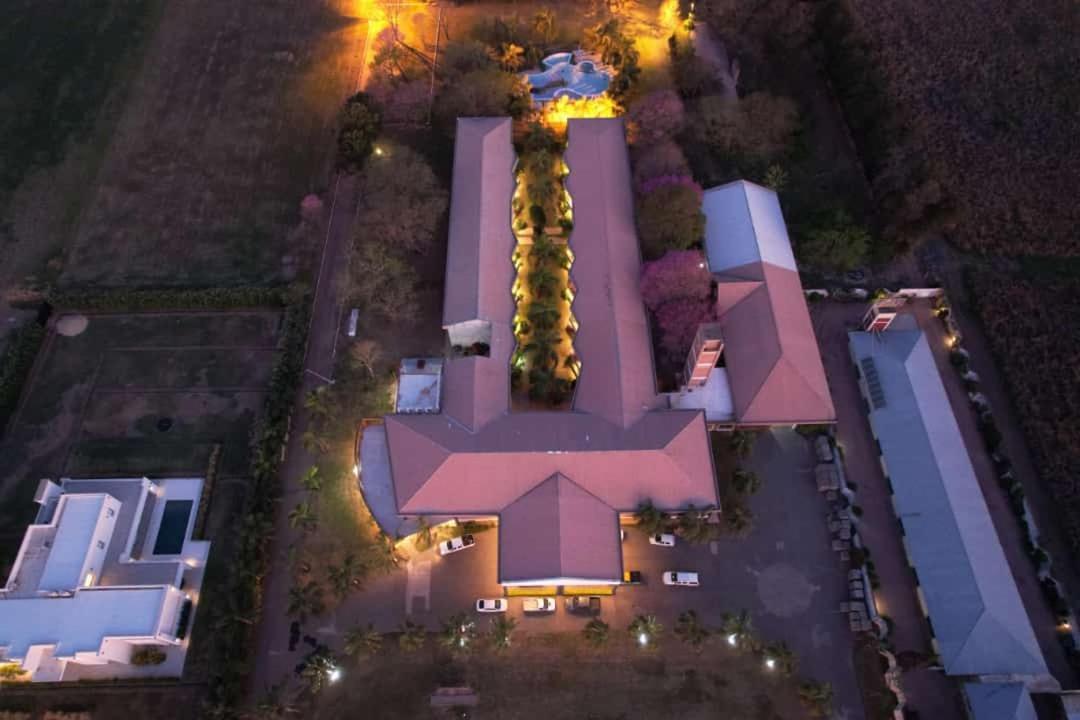 Catange Hotel Charata Buitenkant foto